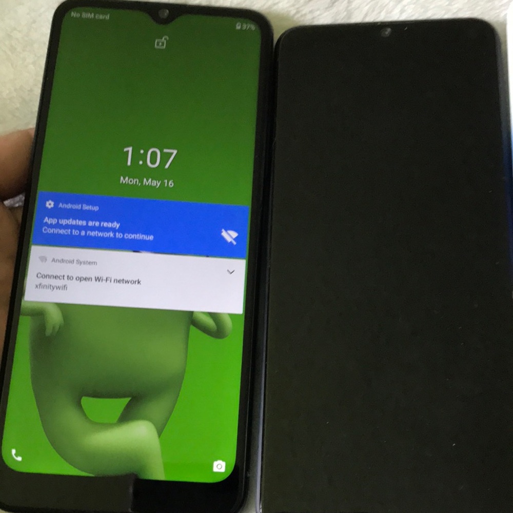 Cricket Phone Finger print in back. Great Cameras